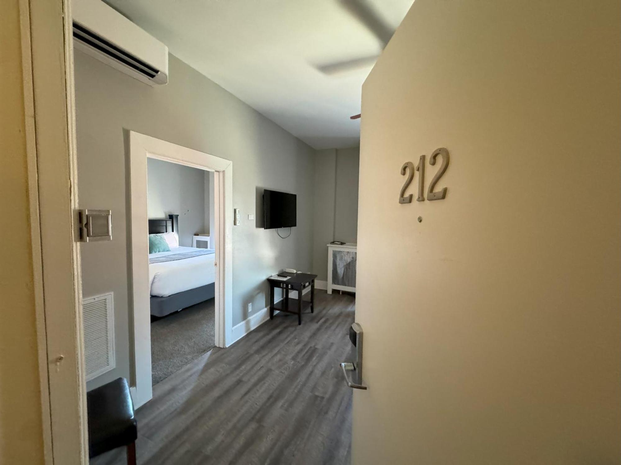 The Continental Hotel Centerville Екстер'єр фото