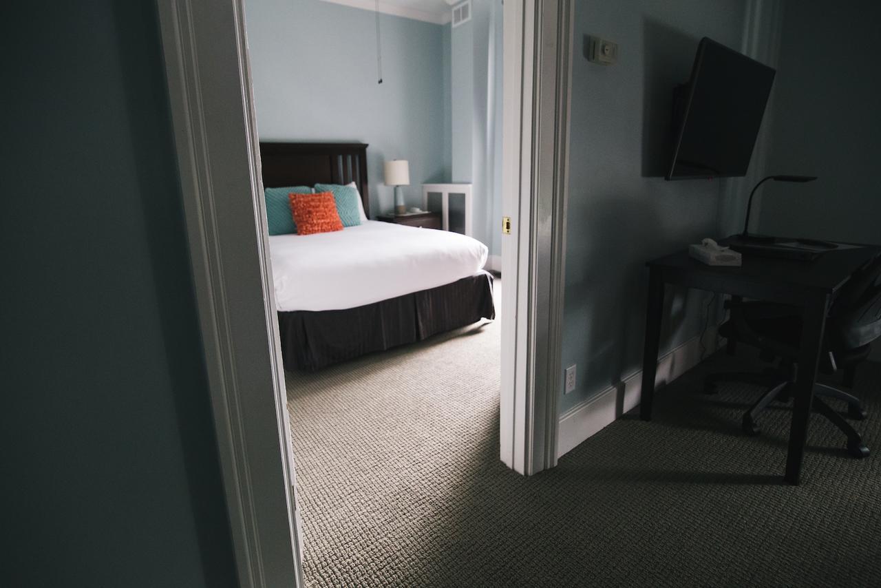 The Continental Hotel Centerville Екстер'єр фото